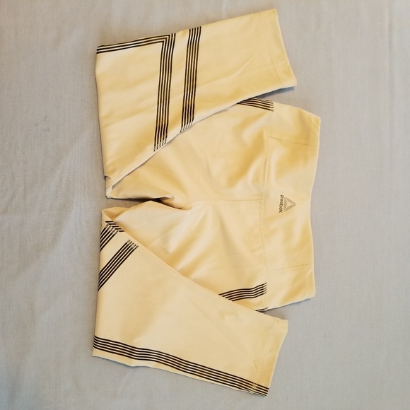 Reebok Linear 3/4 Workout Tights - Picture 4 of 5